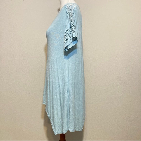 89TH & MADISON Crochet Sleeves Shark Hem Baby Blue Tunic Top Oversized Small - Picture 5 of 10